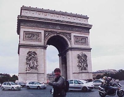 Harvey at the Arc de Triomphe